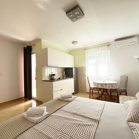 Apartments Villa Miranda 沃迪切 外观 照片