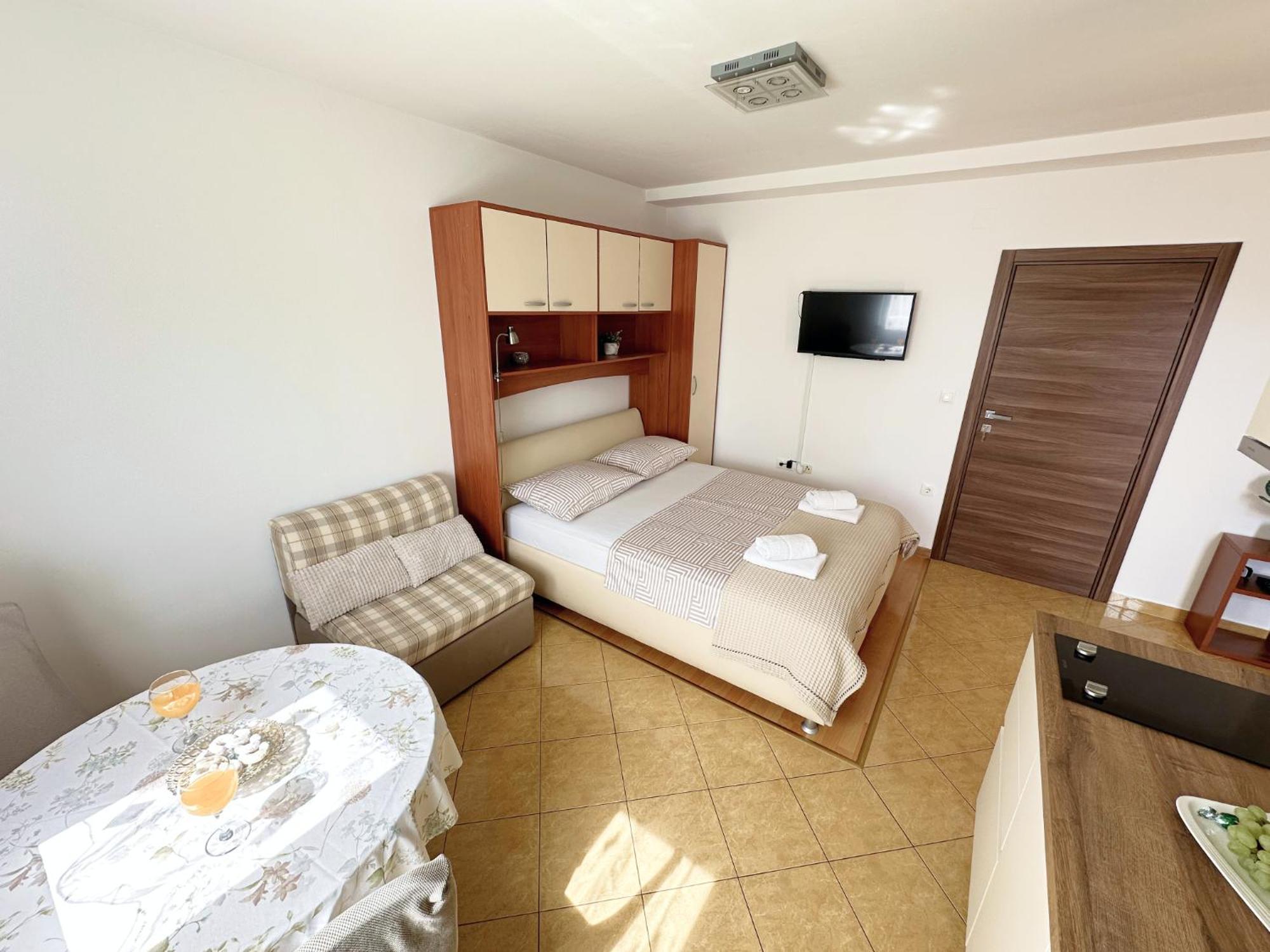 Apartments Villa Miranda 沃迪切 外观 照片