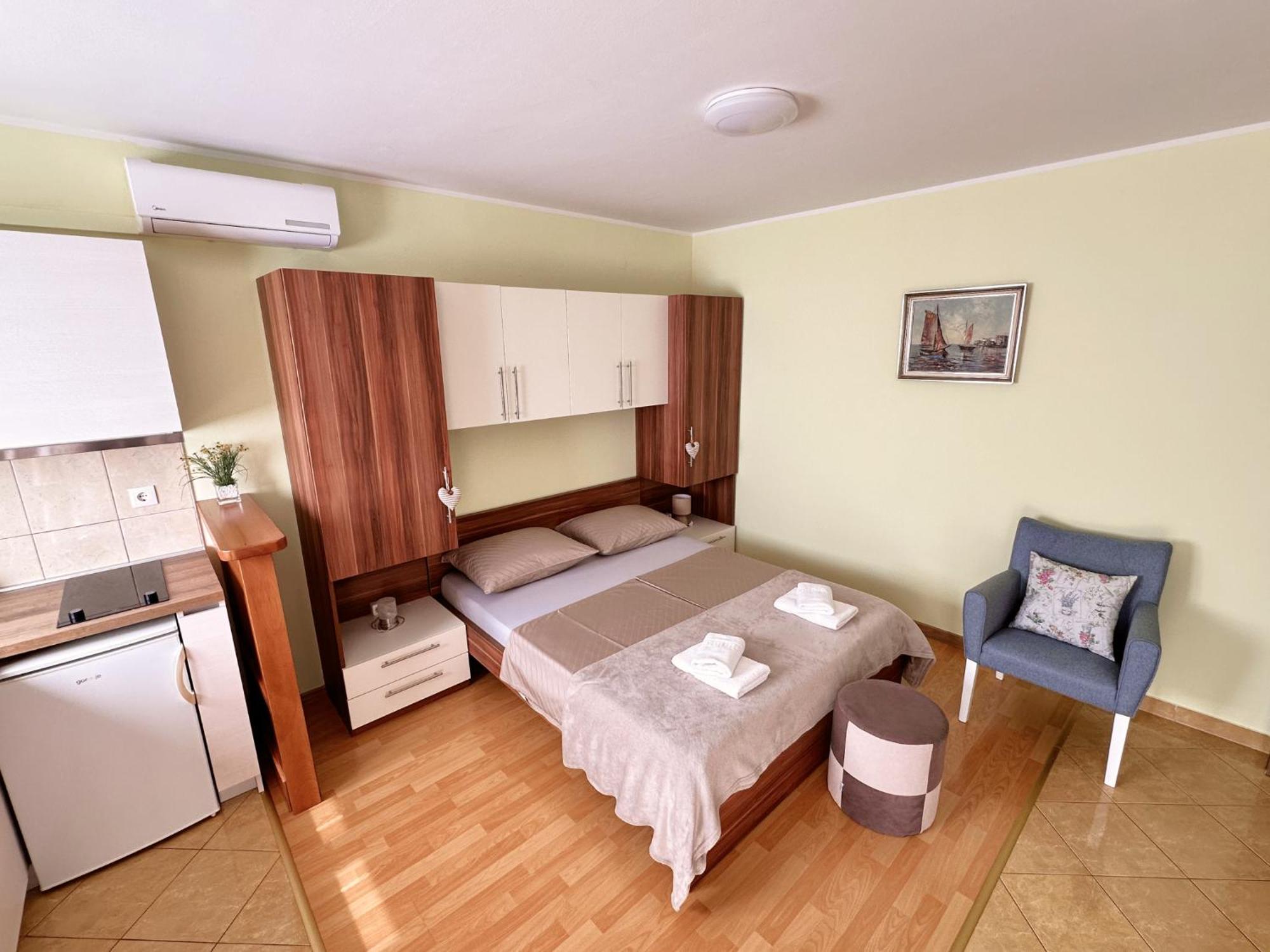 Apartments Villa Miranda 沃迪切 外观 照片